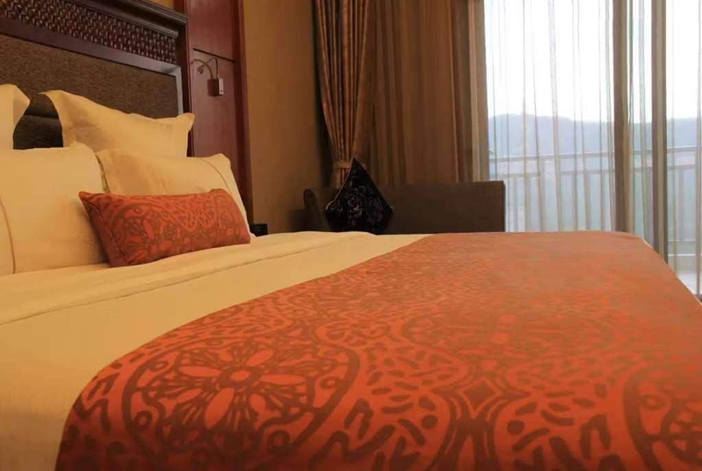 Ramada Plaza Xishuangbanna Otel Oda fotoğraf
