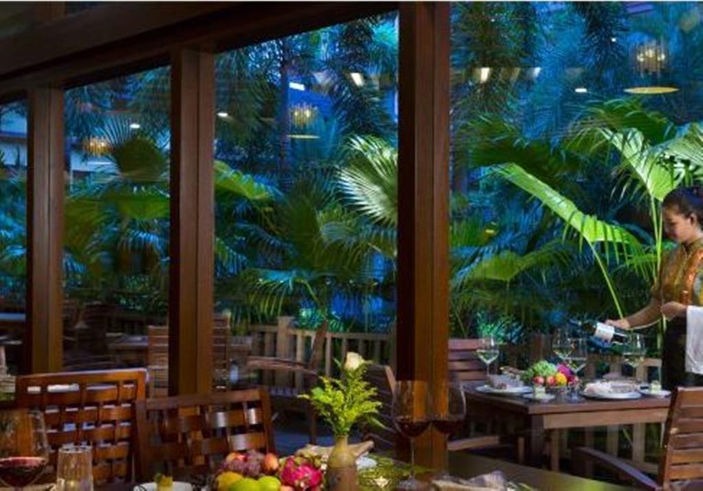 Ramada Plaza Xishuangbanna Otel Dış mekan fotoğraf